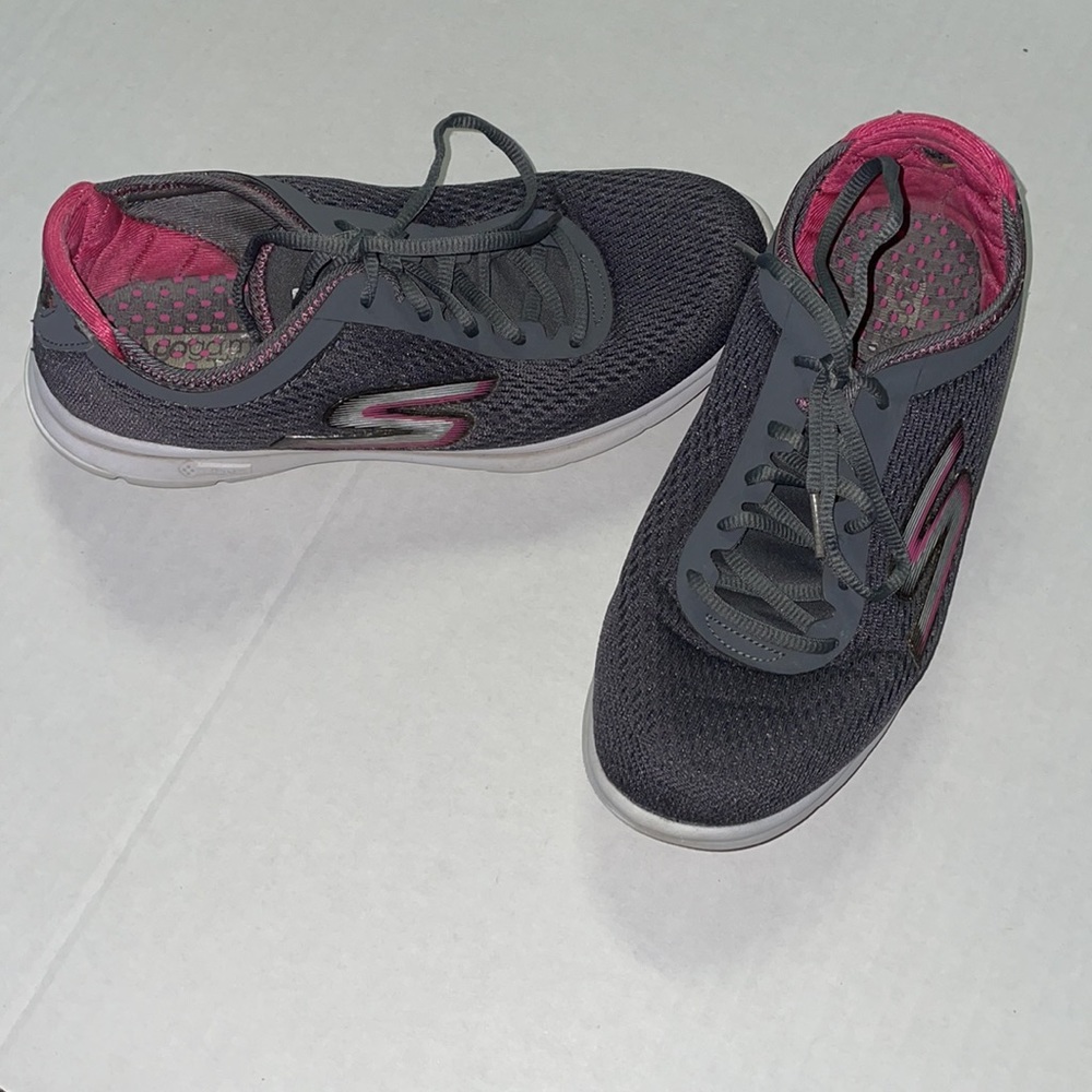 Skechers GoGo Mat Sneakers - Grey & Pink - Size 8 - Picture 3 of 7